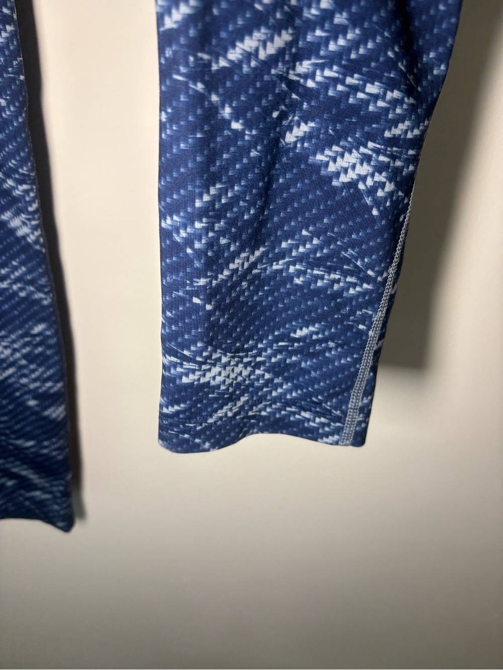 Under Armour Men's XXL Camo Workout Compression Pants - Picture 5 of 6